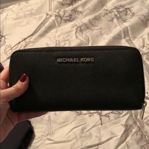 Black Michael kors wallet